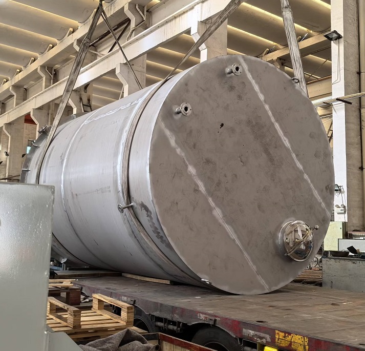 1733129398539016.jpg 不銹鋼儲(chǔ)罐內(nèi)蒙古1.jpg