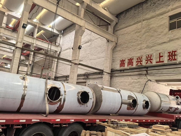 1744189608251713.jpg 洗滌塔發(fā)貨1.jpg